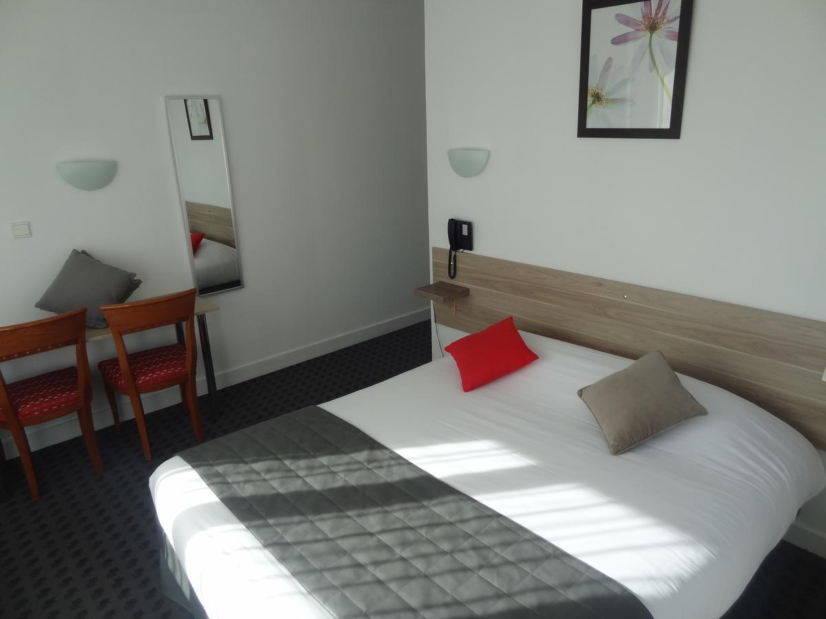 Les Ambassadeurs Hotell Saint-Chamond Eksteriør bilde